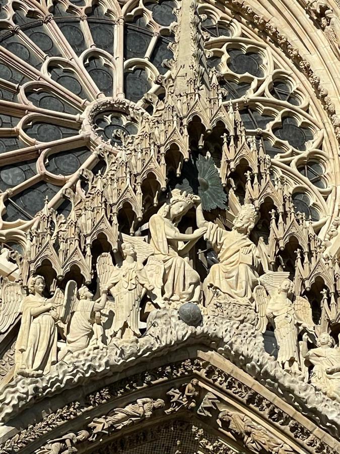 Aux Clefs Des Sacres: Historic Hotel in Reims City Center Exterior photo